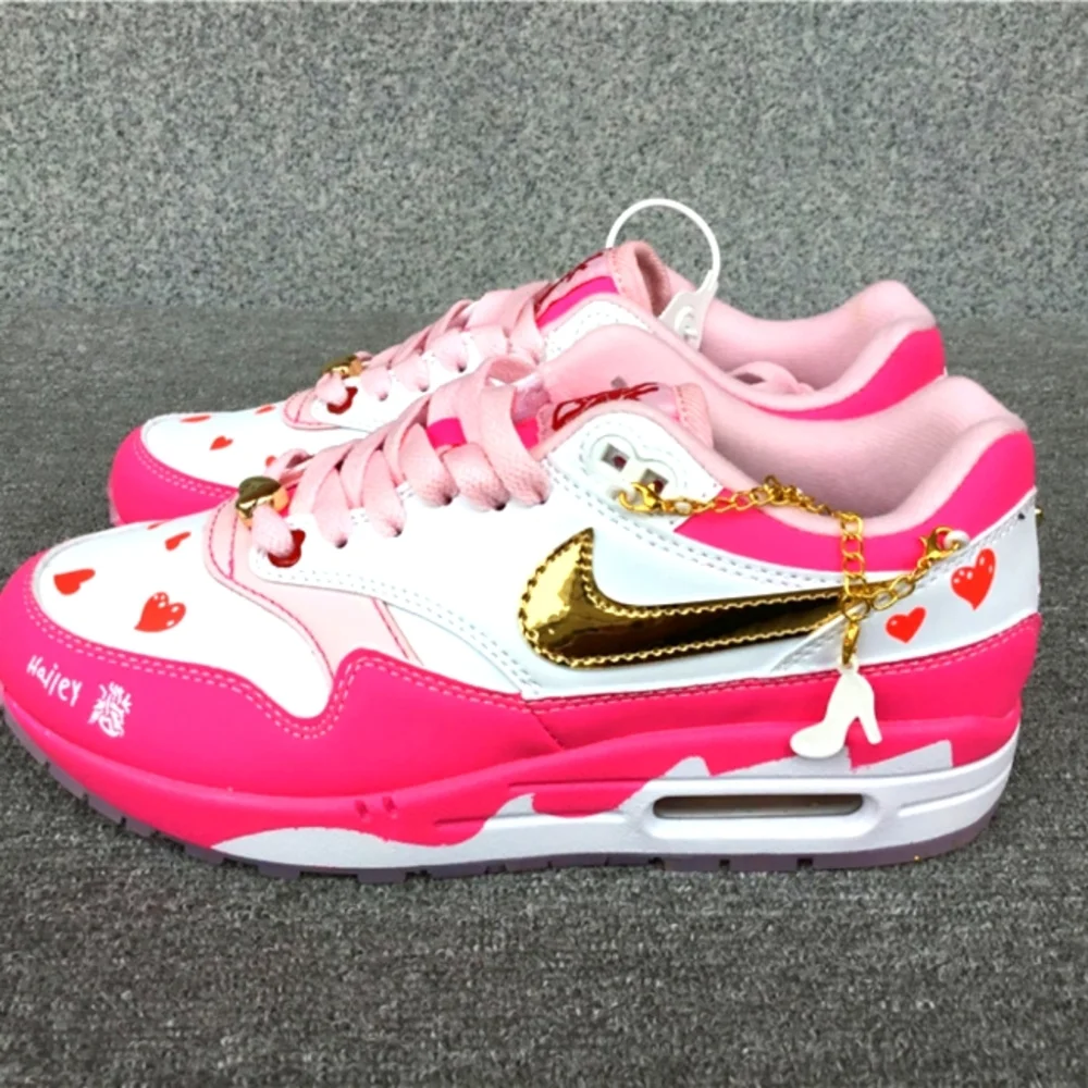 HAILEY LEYVA’S NIKE AIR MAX 1 ’86 OG “DOERNBECHER” - Picture 1 of 16